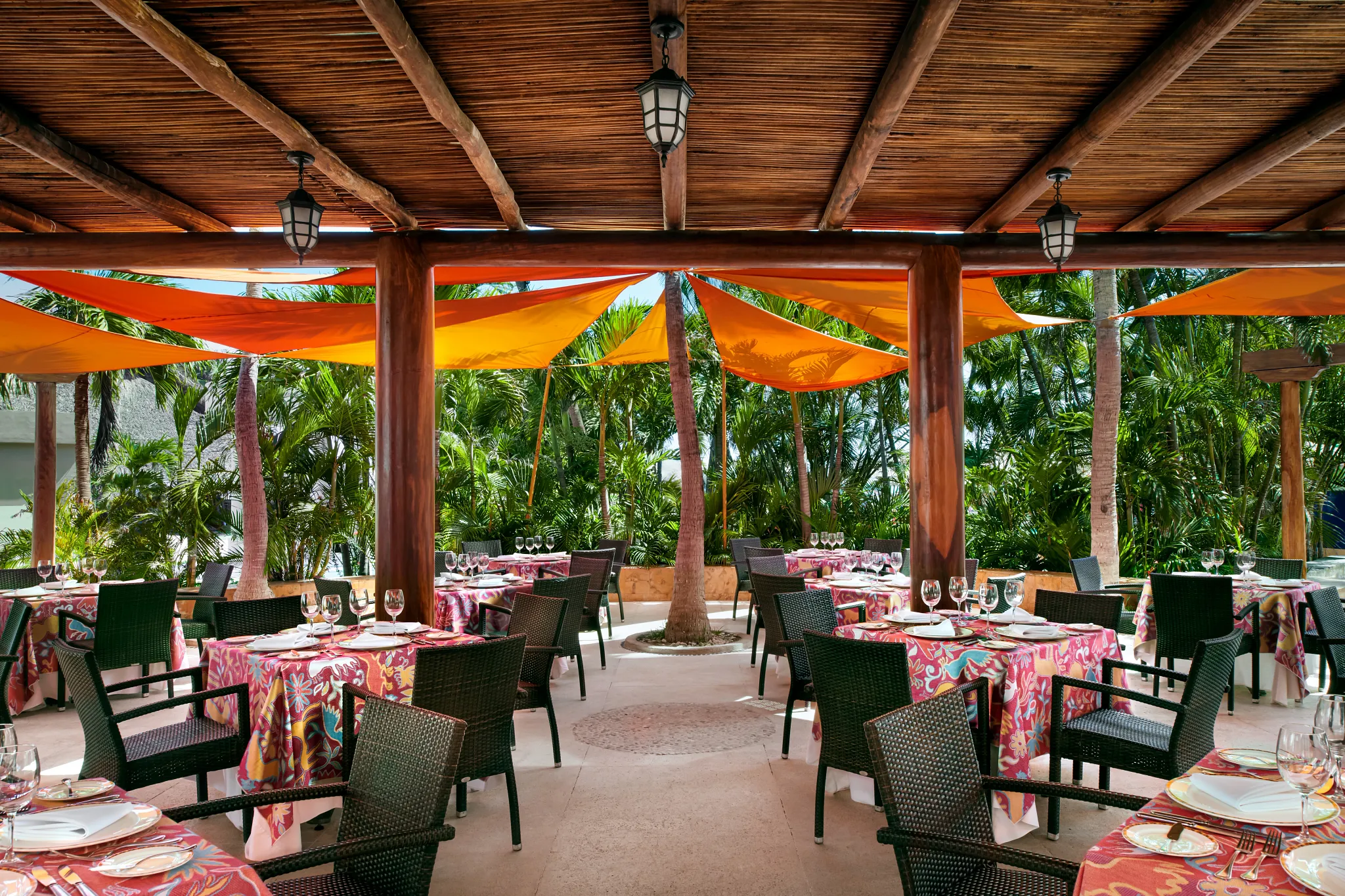 tamarindo-mexican-restaurant-sunscape-dorado-pacifico-ixtapa.webp